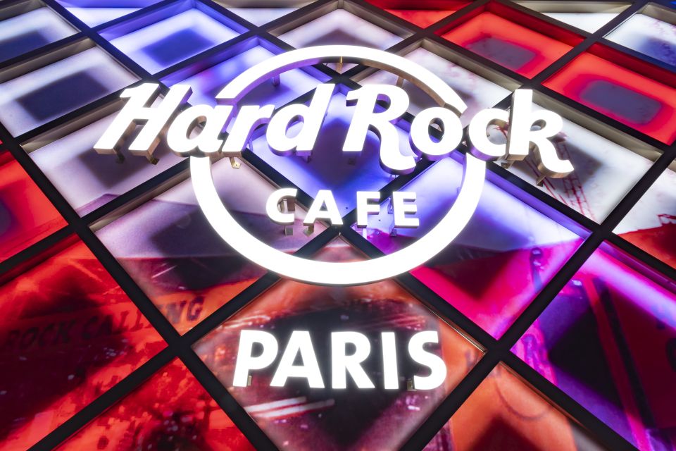 Lunch at the Hard Rock Café in Paris 