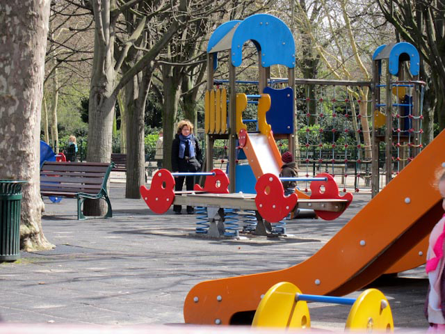 Playground in the Luxembourg Gardens / VPD – Guiajando